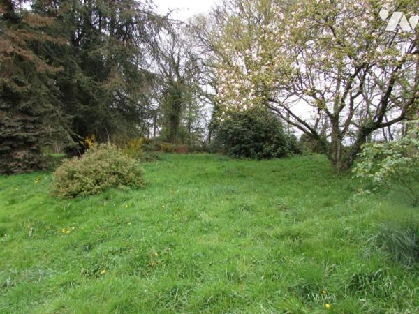 Ensemble de biens Moyon