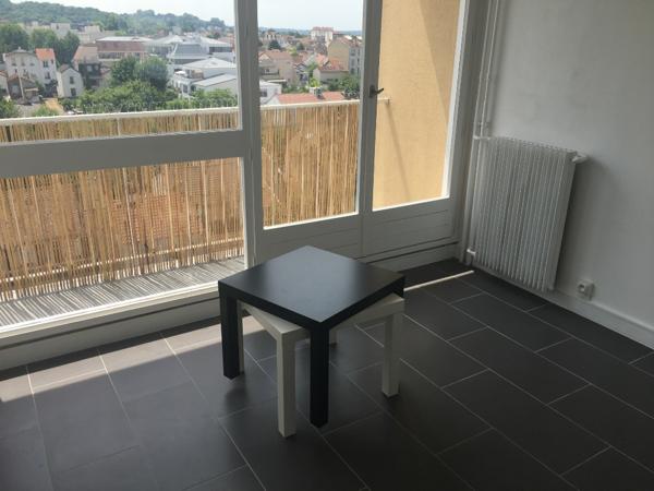 À vendre : Appartement 2 pièces à Nanterre Limite Puteaux