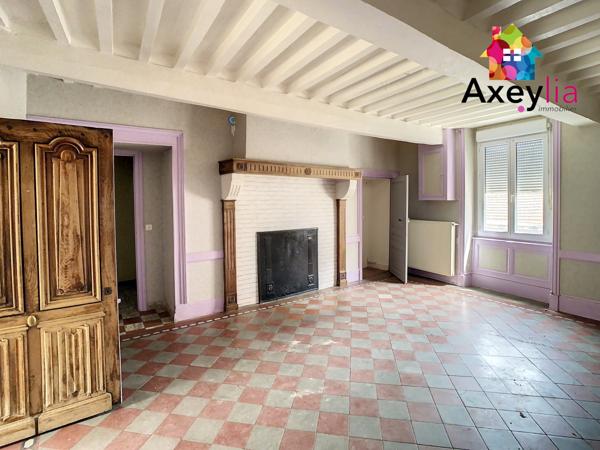 Renaison (42370) A VENDRE- RENAISON CENTRE- IMMEUBLE + ANCIEN CUVAGE