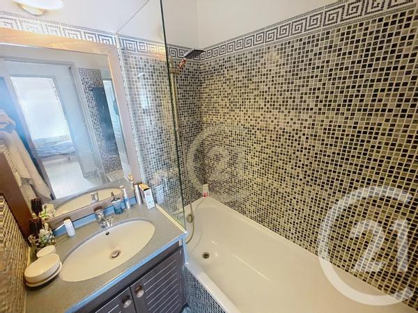 Appartement F2 à vendre  2 pièces - 28 m 2   CANNES LA BOCCA  - 06