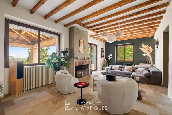 Ancienne bastide rénovée avec piscine et vue