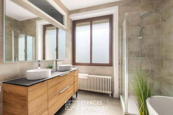 Ancienne bastide rénovée avec piscine et vue