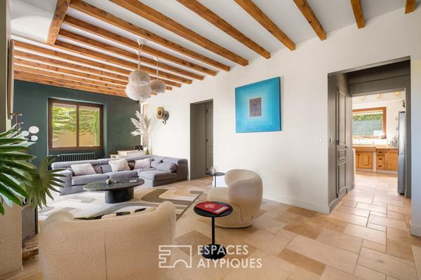 Ancienne bastide rénovée avec piscine et vue