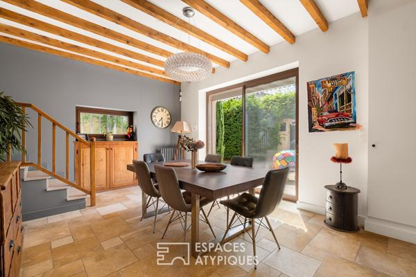 Ancienne bastide rénovée avec piscine et vue