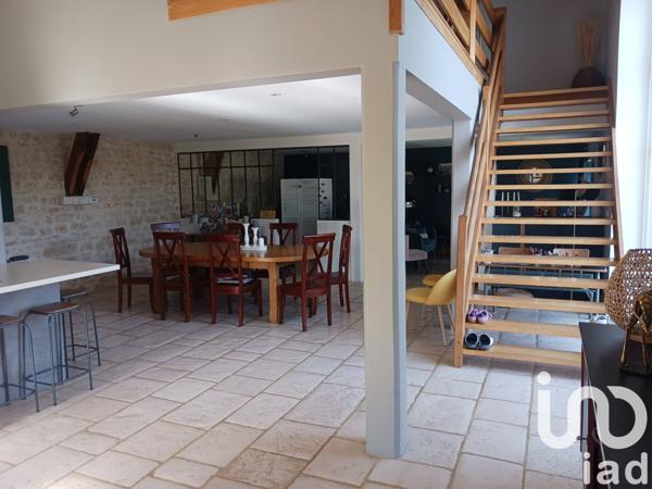 Maison à vendre 11 pièces 204 m² Gençay