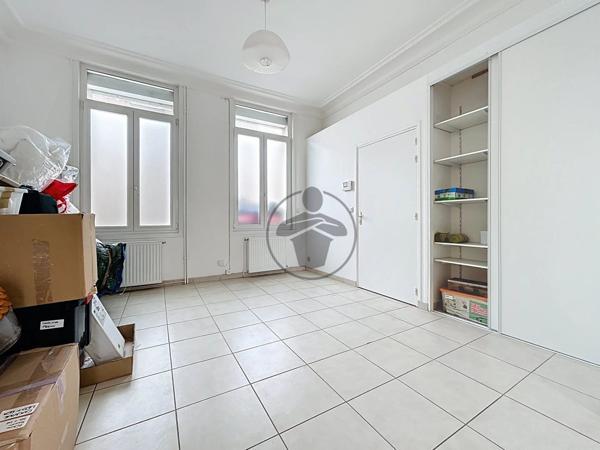 Vente Bureau 7 pièces 145 m2 à Saint-Quentin