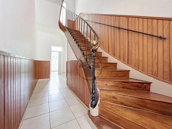 Vente Bureau 7 pièces 145 m2 à Saint-Quentin