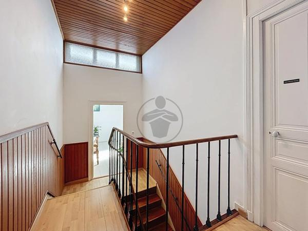 Vente Bureau 7 pièces 145 m2 à Saint-Quentin