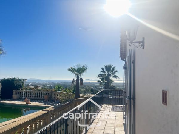 Maison à vendre 8 pièces HYERES (83)- Vue mer panoramique Exceptionnel - Double garage - Ascenseur
