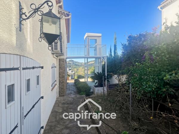 Maison à vendre 8 pièces HYERES (83)- Vue mer panoramique Exceptionnel - Double garage - Ascenseur