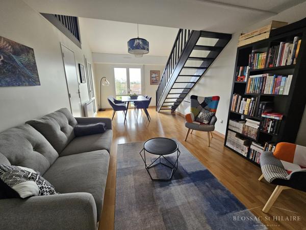 POITIERS FAC / CAMPUS Appartement de type 2, 62 m² avec balcon et ascenseur.