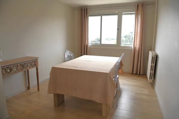 En eXclusivité / bel appartement T4 rénové 82 m² - 2 ou 3 chambres - Balcon / quartier Bon rencontre