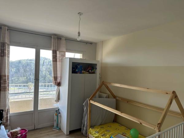 En eXclusivité / bel appartement T4 rénové 82 m² - 2 ou 3 chambres - Balcon / quartier Bon rencontre