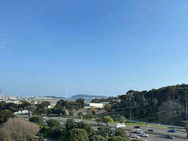 En eXclusivité / bel appartement T4 rénové 82 m² - 2 ou 3 chambres - Balcon / quartier Bon rencontre