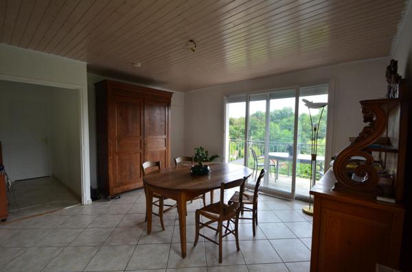 Maison au cœur de la verdure