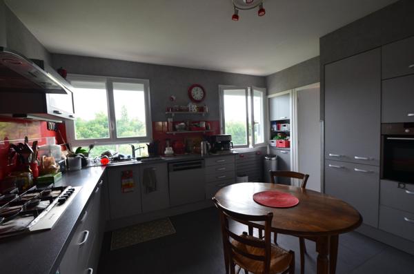 Maison au cœur de la verdure