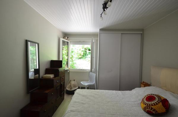 Maison au cœur de la verdure