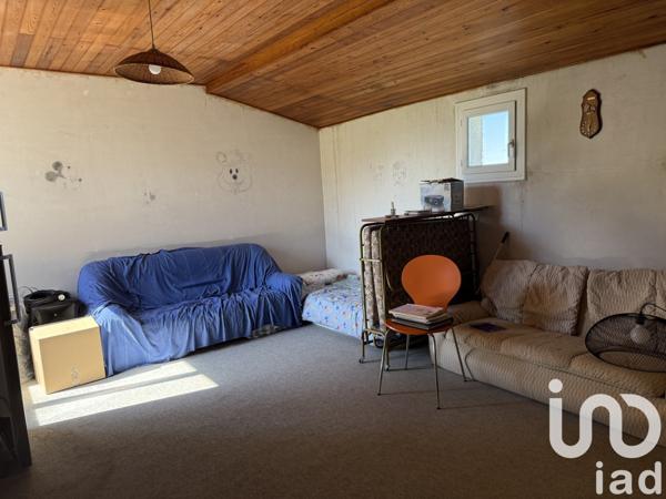 Maison 9 pièces de 225 m² à Saint-Hilaire-la-Palud (79210)