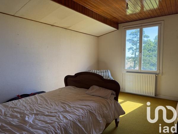 Maison 9 pièces de 225 m² à Saint-Hilaire-la-Palud (79210)