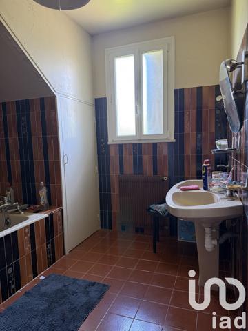 Maison 9 pièces de 225 m² à Saint-Hilaire-la-Palud (79210)