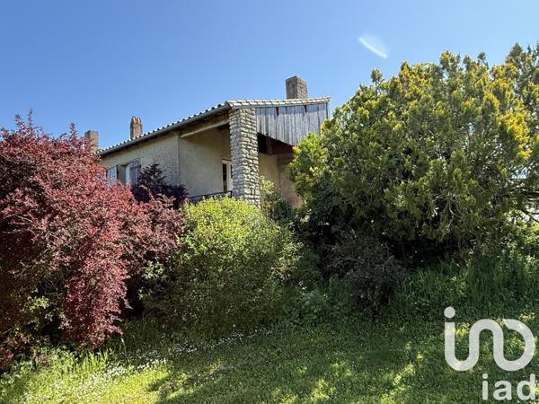 Maison 9 pièces de 225 m² à Saint-Hilaire-la-Palud (79210)