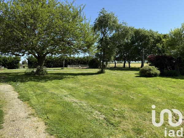 Maison 9 pièces de 225 m² à Saint-Hilaire-la-Palud (79210)