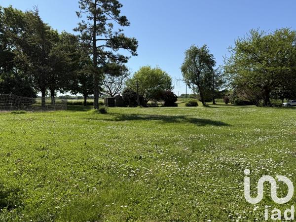 Maison 9 pièces de 225 m² à Saint-Hilaire-la-Palud (79210)