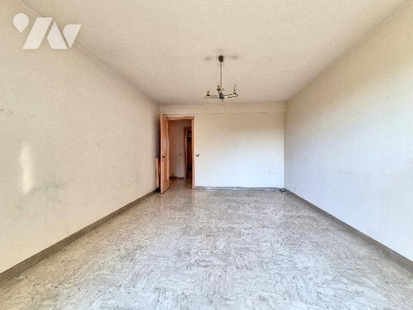 Riou / Petit Juas . Appartement au calme, vue dégagée et possibilité de créer trois pièces.