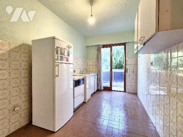 Riou / Petit Juas . Appartement au calme, vue dégagée et possibilité de créer trois pièces.
