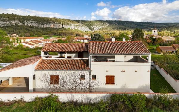 Maison à vendre    4 pièces •  Quinson