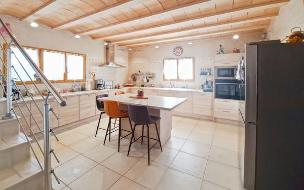 Maison à vendre    4 pièces •  Quinson