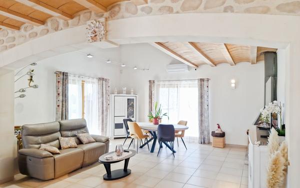 Maison à vendre    4 pièces •  Quinson