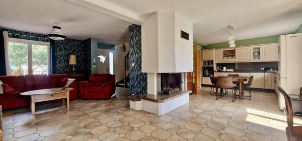 AGDE - Villa d'exception au Puits de So avec piscine et garage