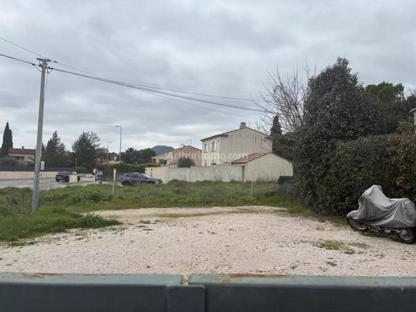 Location                                                      Appartement
                        
                     2 pièces                      45 m2                     à Aubagne