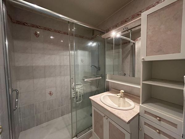 APPARTEMENT/TERRASSE