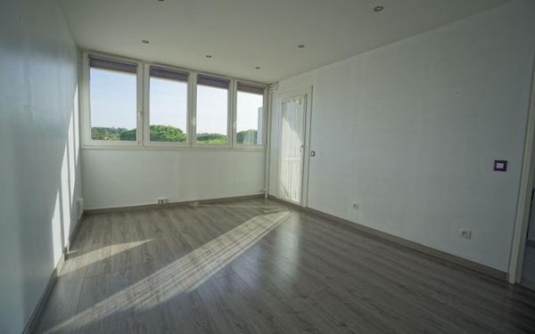 Appartement à louer    2 pièces •  Le Cannet