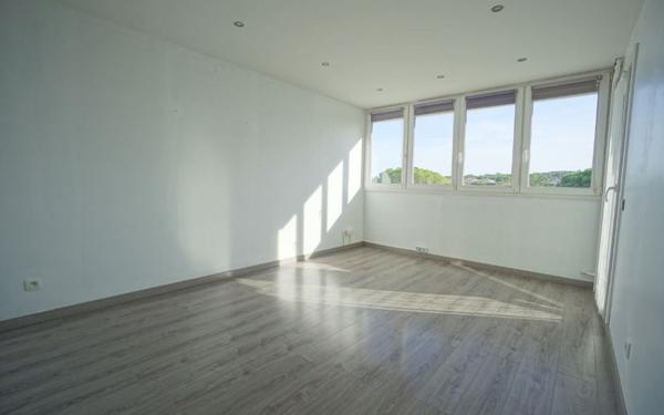 Appartement à louer    2 pièces •  Le Cannet