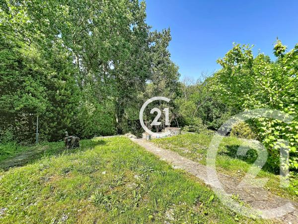 Maison à vendre  5 pièces - 129 m 2   MERPINS  - 16