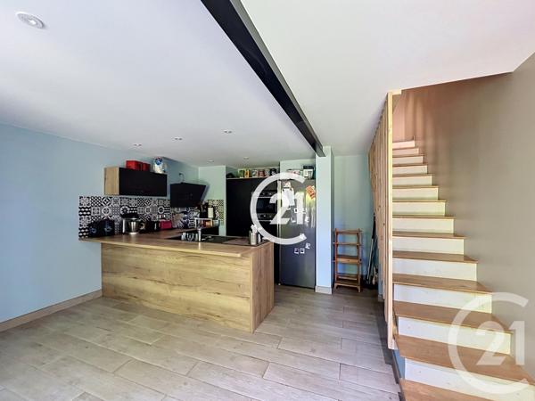 Maison à vendre  5 pièces - 129 m 2   MERPINS  - 16