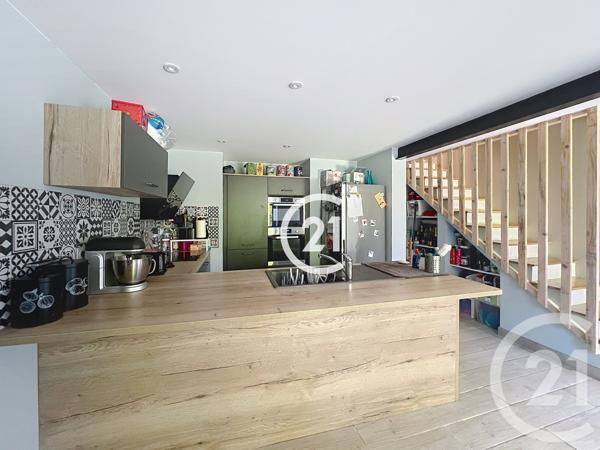 Maison à vendre  5 pièces - 129 m 2   MERPINS  - 16