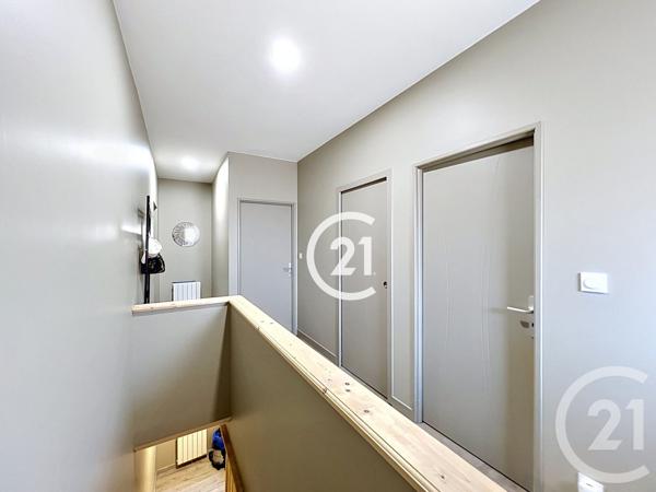 Maison à vendre  5 pièces - 129 m 2   MERPINS  - 16