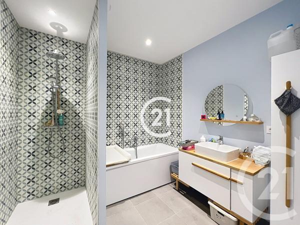 Maison à vendre  5 pièces - 129 m 2   MERPINS  - 16