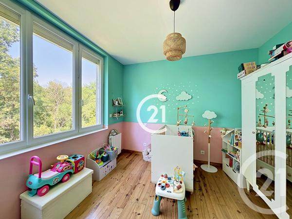 Maison à vendre  5 pièces - 129 m 2   MERPINS  - 16