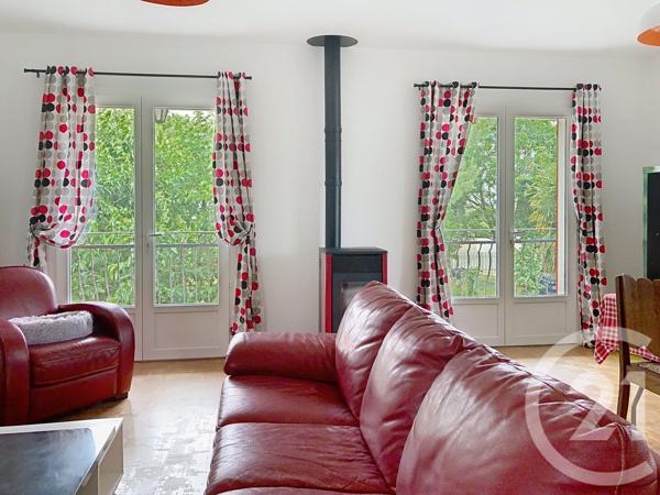 Maison à vendre  5 pièces - 167 m 2   ECHILLAIS  - 17