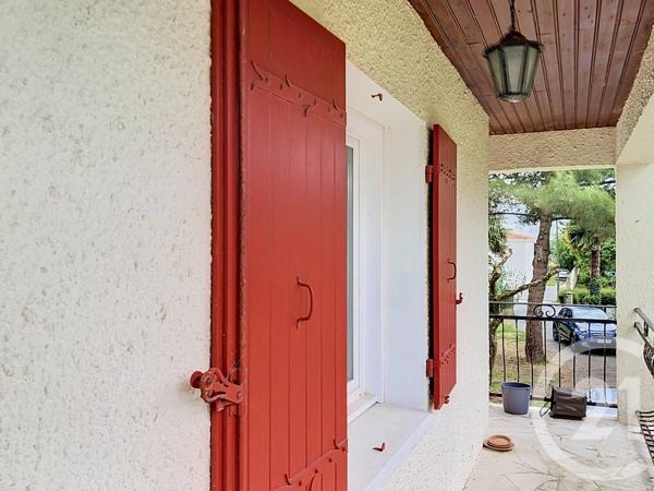 Maison à vendre  5 pièces - 167 m 2   ECHILLAIS  - 17