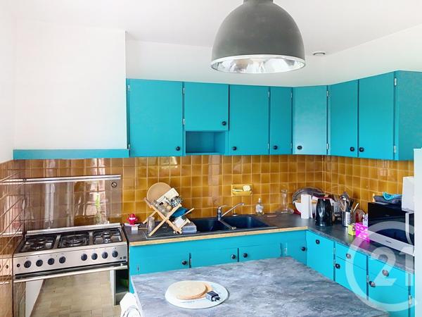 Maison à vendre  5 pièces - 167 m 2   ECHILLAIS  - 17