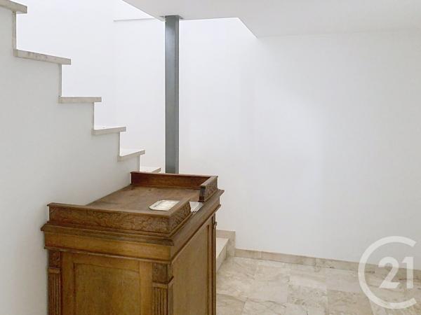 Maison à vendre  5 pièces - 167 m 2   ECHILLAIS  - 17