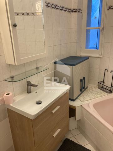 APPARTEMENT T3 MEUBLE A LOUER EN COURTE DUREE - A BLOIS - BELLES PRESTATIONS, COEUR DE VILLE, VUE SUR LA LOIRE