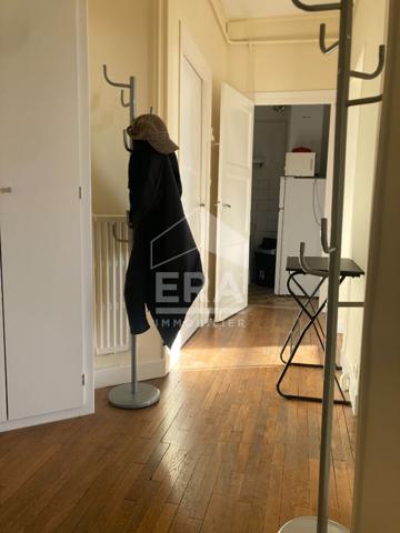 APPARTEMENT T3 MEUBLE A LOUER EN COURTE DUREE - A BLOIS - BELLES PRESTATIONS, COEUR DE VILLE, VUE SUR LA LOIRE