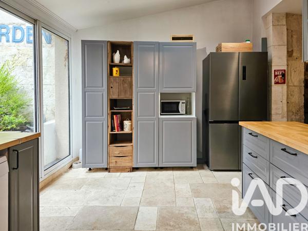 Maison à vendre 6 pièces 196 m² Châteauneuf-sur-Charente